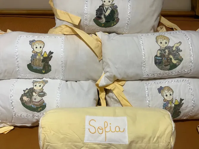 Kit de almofadas para berço com bordado e pintado a mão