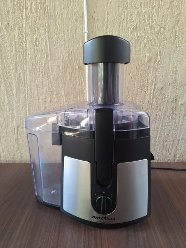 Centrifuga de Alimentos Britânia Juicer 