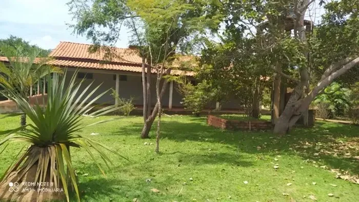 Sitio com 40 hectares, casa sede, piscina, a 25 km de Timon, na margem BR-226.