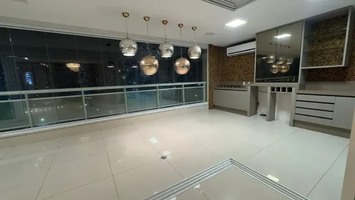 APARTAMENTO REFORMADO COM MÓVEIS PLANEJADOS NO PALLADIO RESIDENCE TIROL.