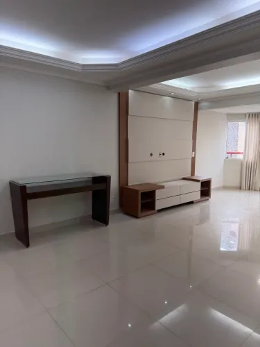 Alugo Apartamento 127m2 (3 quartos + DCE) em Águas Claras 