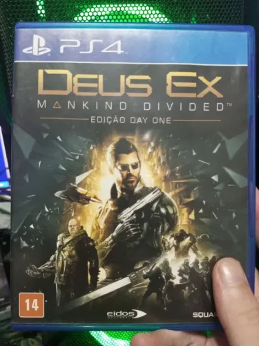 Deus Ex: Mankind Divided - Edição Day One (PS4) jogo Playstation 4 game