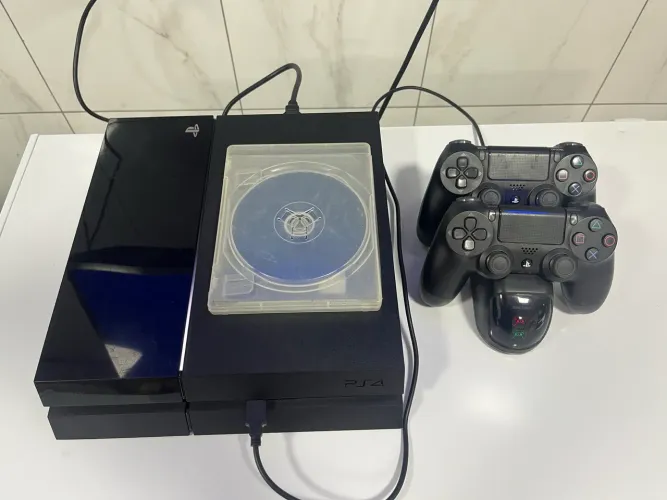 PS4 FAT DESBLOQUEADO GOLD HEN + HD 1TB LOTADO DE JOGOS