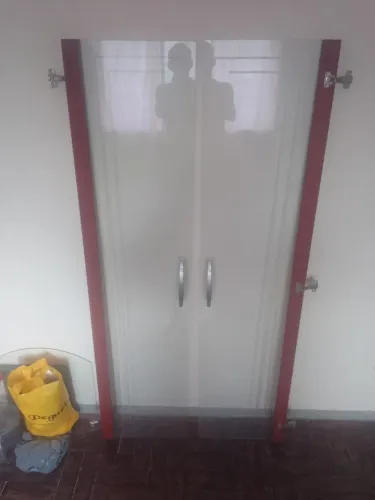 Vendo 1 Par de portas p/ guarda roupas! Medidas abaixo!