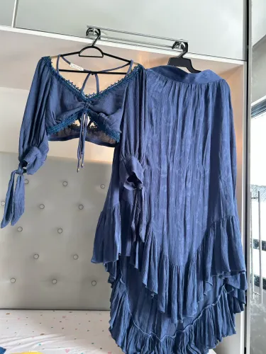 OPORTUNIDADE Lindo conjunto cropped e saia longa assimétrica azul marinho 