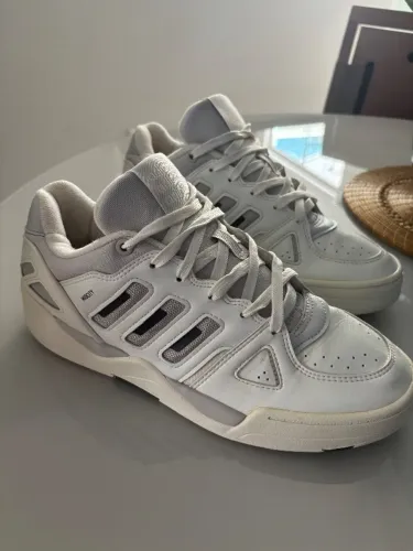 Tênis Adidas Midcity Low