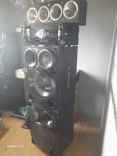 Sony Sh 2000 usado com defeito ele entra em Protenct quando  coloca mt volume 