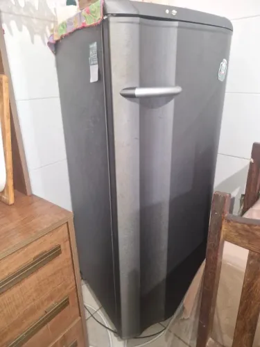 Geladeira Electrolux RE 28 240l