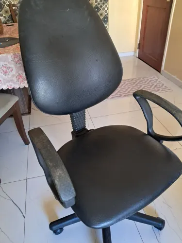 Cadeira de escritório giratória