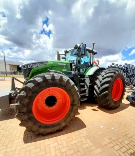 Trator Fendt 1046 Vario ano 2019 com 3.800 horas, em MT