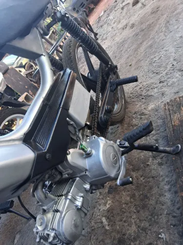 Vendo uma 50 tinha seme nova funcionando 