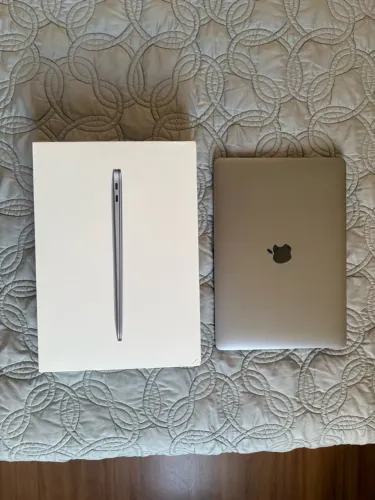 MacBook Air ( M1 , 2020 ) 8GB