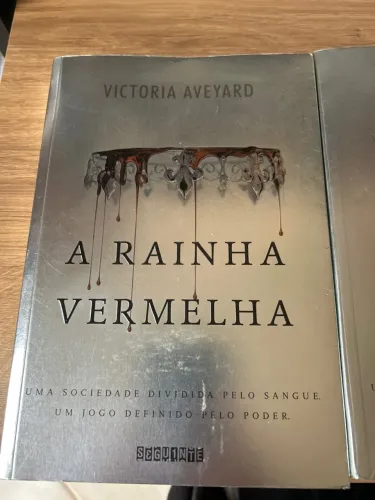 ? COLEÇÃO A RAINHA VERMELHA - VICTORIA AVEYARD | LIVROS 1, 2 E 3