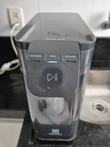 Vendo Purificador Eletrolux PE12B (Não está gelando)