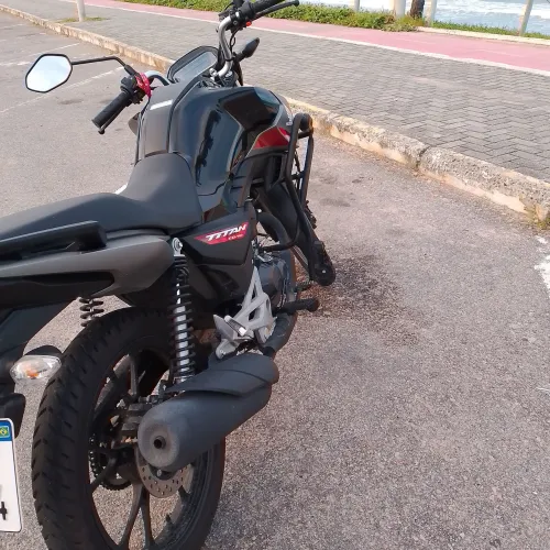 Vendo Titan 2026 com 600 km