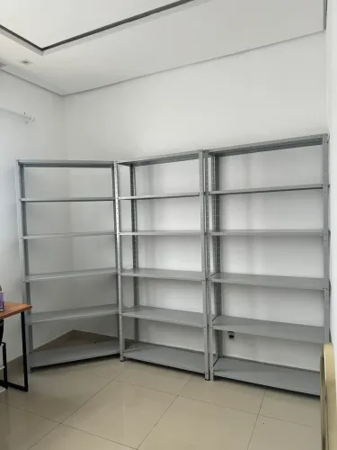 1 Prateleira Disponível