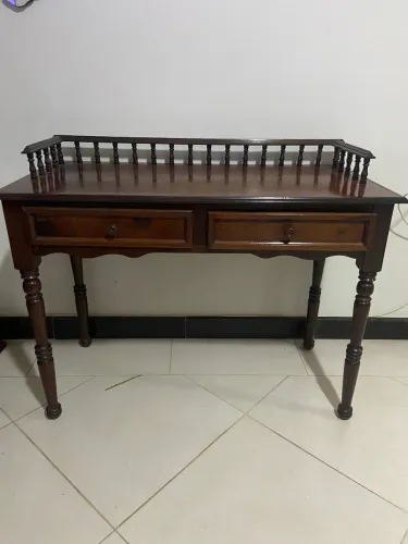 Escrivaninha retrô