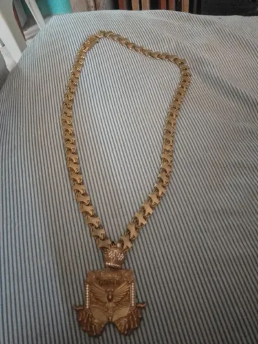 Vendo cordão de moeda antiga top grande