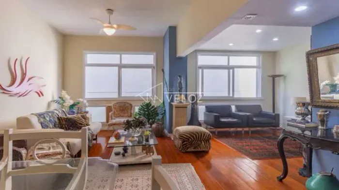 Apartamento : / Residencial / Humaitá