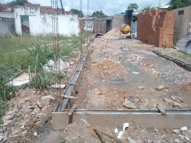 Pedreiro construtor disponível