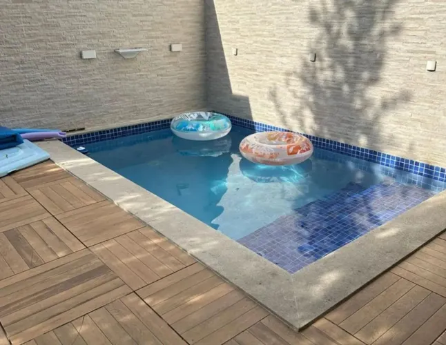 Oportunidade  Casa triplex de alto padrão no Alvorada Private 4 qts - com placa solar