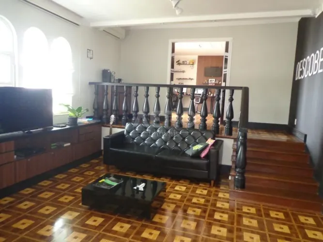 Casa para aluguel com 270 m² e 3 quartos e edícula em Jardim Aeroporto, Bauru - SP