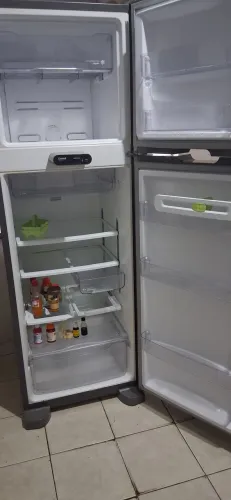 Geladeira Consul Frost Free Duplex 386 Litros cor Inox.