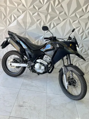 XRE 300 2023