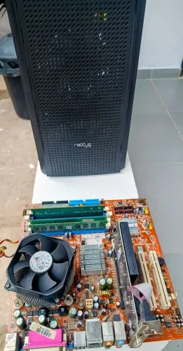 Gabine neXus com placa mãe 4giga memória Ddr2