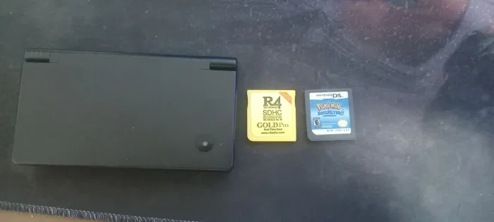 Nintendo DSi + Pokemon Soul Silver + 17 jogos