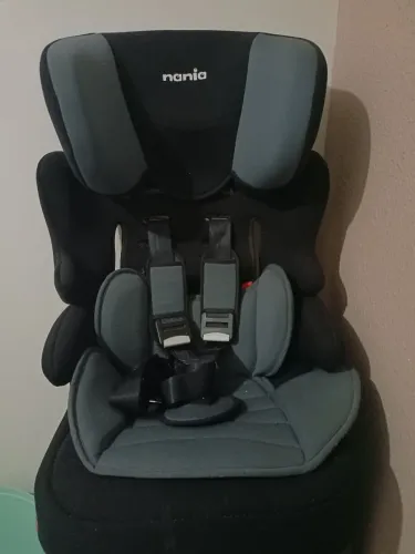 Cadeira de carro nania 9 a 36kg em ótimo estado, usado apenas qdo chamamos uber