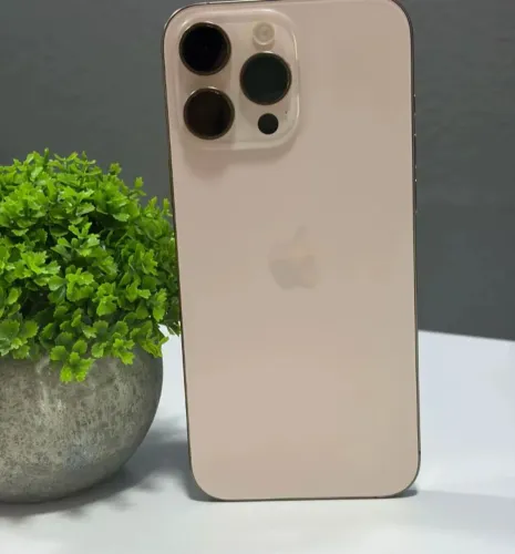 iPhone 16 Pro Max Titânio Desert 256 GB 6 meses de garantia