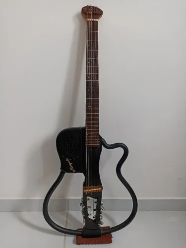 Violão Marquês vazado 
