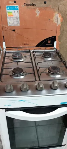 Vendo um fogão elétrico quatro bocas.