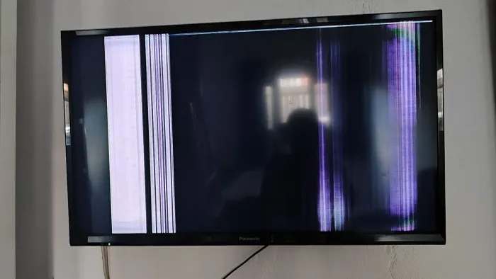 Tv Panasonic smart 21" com defeito
