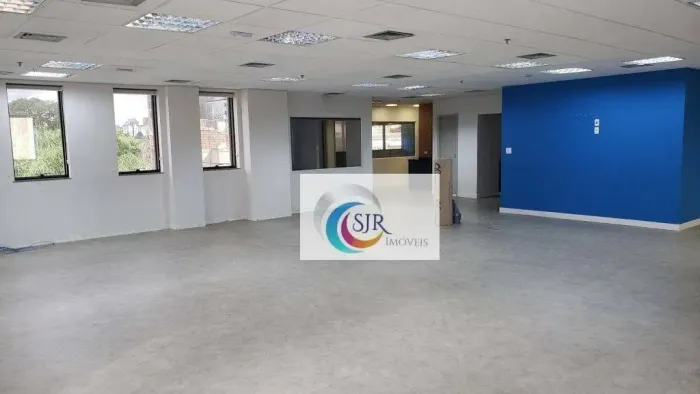 Conjunto comercial de 200 m² com 8 vagas