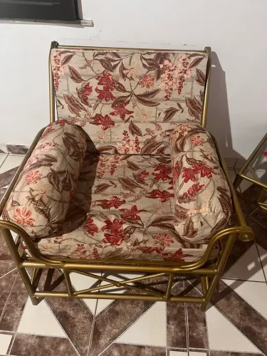 Conjunto de Duas Poltronas + Mesa de centro de vidro