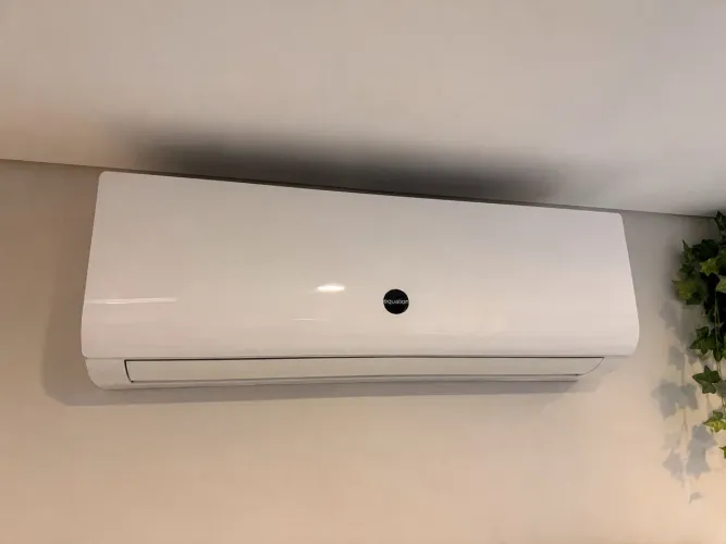 Ar Condicionado Split Equation 9000 BTUs 220V Frio