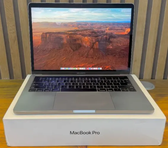 MacBook PRO Touch Bar 2019 A2159 Com Caixa Funcionando 100%
