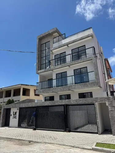 Flats a 150m do Mar no Jardim Oceania, Oportunidade.