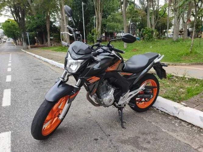 Honda CB 250F Twister 2021 Cinza e laranja - Edição especial
