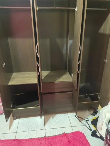 Guarda roupa em boas condições