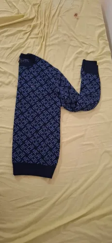 VENDO SUÉTER TOMMY HILFIGER  MONOGRAM ORIGINAL POR TEMPO LIMITADO!