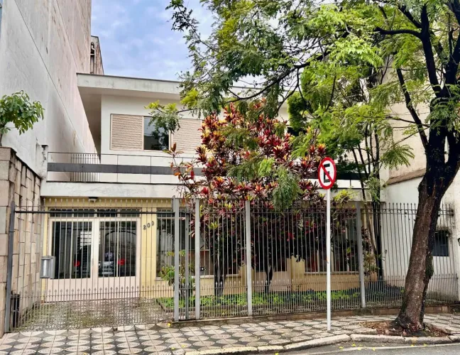 Casa Comercial à Venda ou Aluguel / Rua Santa Clara - Sorocaba/SP