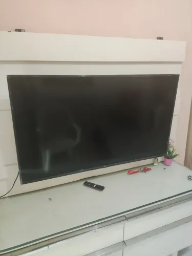 Smart TV TCL 4k 50 Polegadas R$ 300,00 ( TV COM DEFEITO)