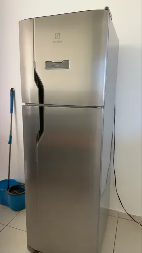 Geladeira Eletrolux 371 l 220v