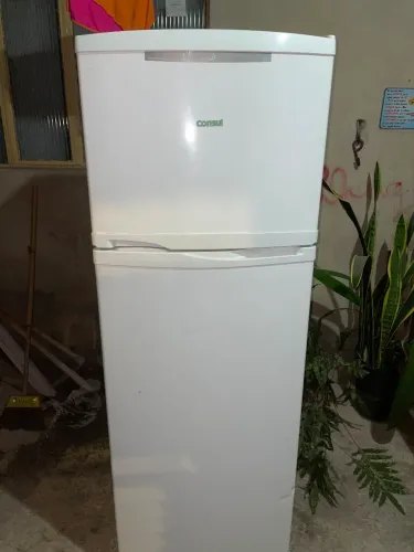 Geladeira Consul Frost Free 345L CRM37EBANA - Freezer Funciona, Parte de Baixo Não Gela