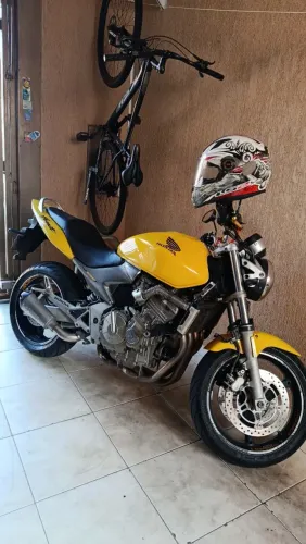 Vendo Hornet 2006 carburada 