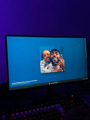 AOC GAMING OLED 180HZ - 24 pol - NOVO