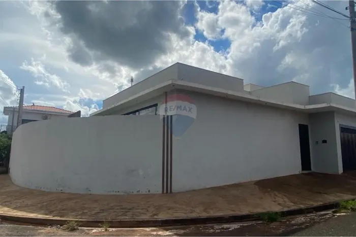 "Casa Moderna em São Joaquim da Barra".